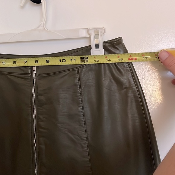 Forever 21 Olive Green Mini Skirt - Picture 5 of 9